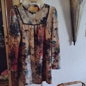 Runway Paris Artistic Long Tunic with Abstract Print